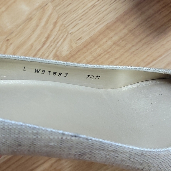 Stuart Weitzman Metallic Beige Pumps Wood Heel 7.5 - Picture 4 of 6